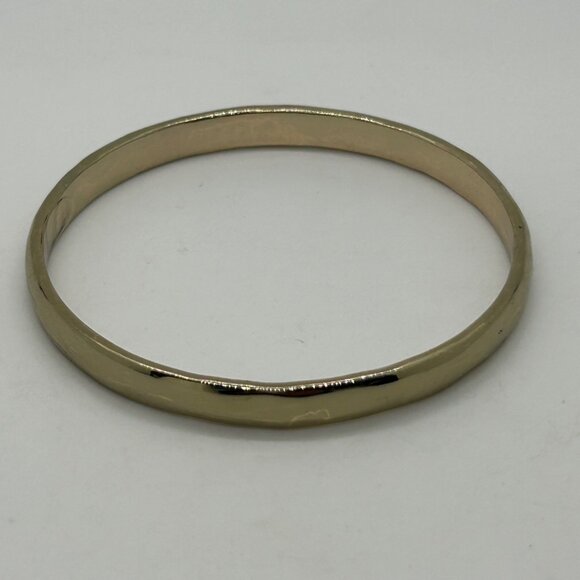 Vintage Kenneth Cole Bangle Bracelet Gold Tone Hammered Signed Stackable SZ 7.5 - Picture 3 of 13
